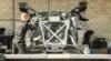 Πατήρ & υιός Carlos Sainz οδηγούν παρέα το Ford Raptor T1+ (+vid) 